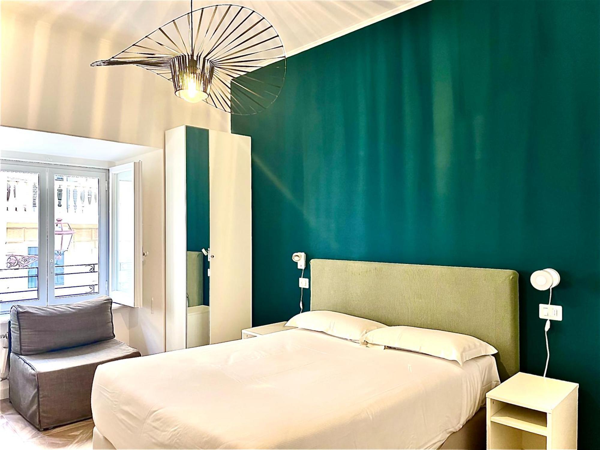 900 Liberty Rooms, Rome